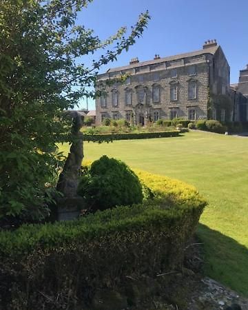 Moresby Hall Экстерьер фото
